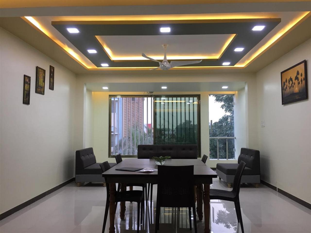 Maheshwar Hotel Shri Sharanam מראה חיצוני תמונה