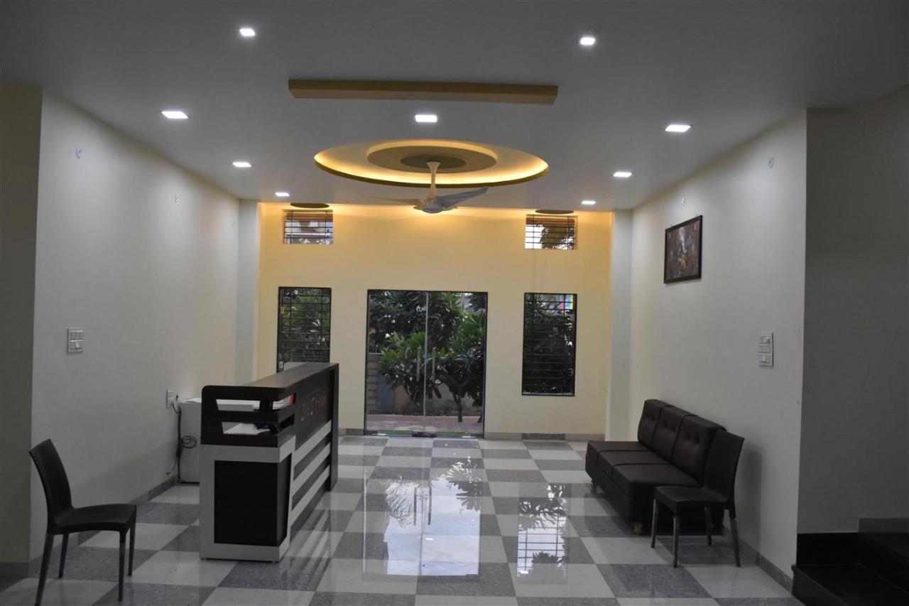 Maheshwar Hotel Shri Sharanam מראה חיצוני תמונה