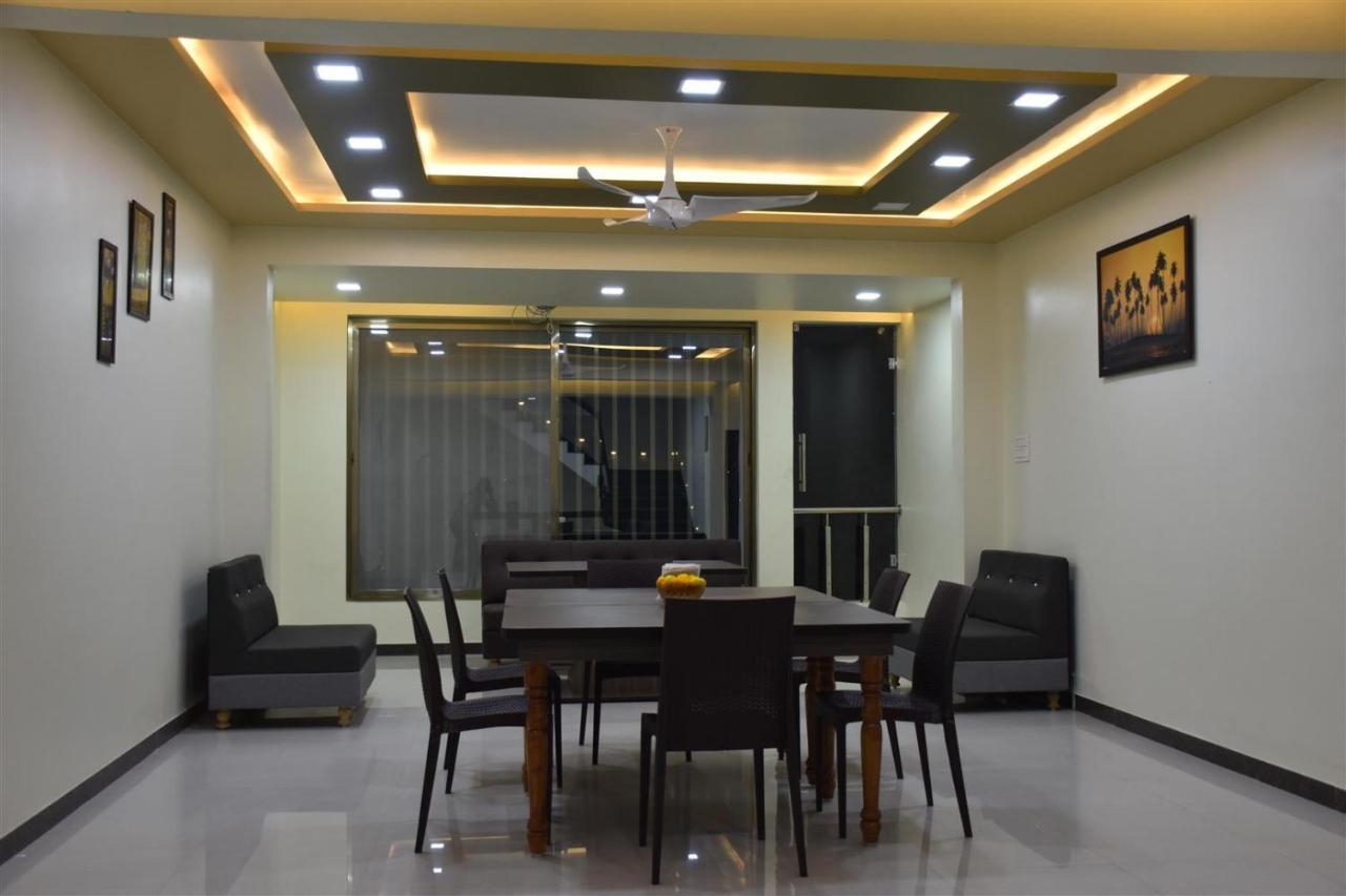 Maheshwar Hotel Shri Sharanam מראה חיצוני תמונה