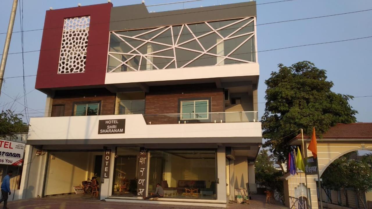 Maheshwar Hotel Shri Sharanam מראה חיצוני תמונה